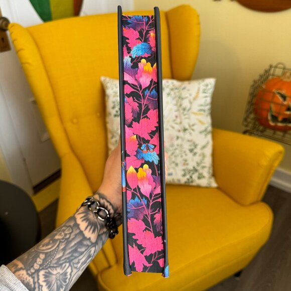If I Have to be Haunted | Fairyloot Exclusive Edition - Picture 4 of 13